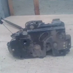 Árengedmény VW GOLF IV. Jobb első ajtó zárszerkezet központizáras 5 ajtós bontott alkatrész