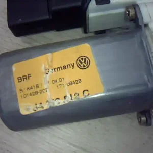 Azonnal elérhető VW GOLF IV. Jobb hátsó ablakemelő motor combi bontott alkatrész