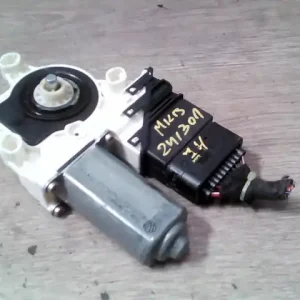 Alacsony ár VW GOLF IV. Jobb hátsó ablakemelő motor bontott alkatrész