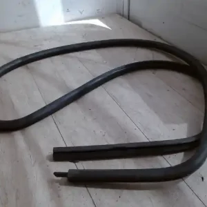 Ajánlat VW Jetta 2005.05 - 2010.12 Bal első ajtó kéder gumi 4 ajtós bontott alkatrész