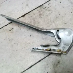 Árcsökkenés VW PASSAT 00.11-05.02 B5.5 Motorháztető bal zsanér bontott alkatrész