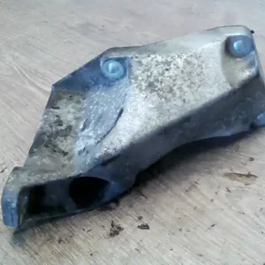 Akció VW PASSAT 00.11-05.02 B5.5 Motortartó bak bontott alkatrész