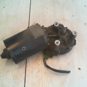 Akciós ár VW PASSAT 93-96 Ablaktörlő motor első bontott alkatrész