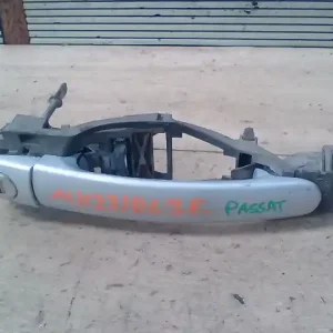 Árcsökkenés VW PASSAT 96.10-00.10 B5 Jobb első külső kilincsdugózárral, kulcs nélkül bontott alkatrész