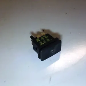 Árengedmény VW POLO CLASSIC 95.07-99.10 Ablakemelő kapcsoló pozíció független bontott alkatrész