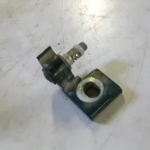 Árengedmény VW POLO CLASSIC 95.07-99.10 Bal hátsó felső ajtózsanér alsó felső egyforma bontott alkatrész