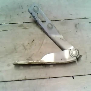 Akció VW POLO CLASSIC 99- Motorháztető bal zsanér bontott alkatrész