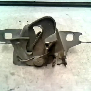 Azonnal elérhető VW POLO CLASSIC 99- Motorháztető zár bontott alkatrész