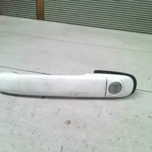 Akciós ár VW POLO CLASSIC 99.10-01.09 Jobb első külső kilincsdugózárral, kulcs nélkül bontott alkatrész