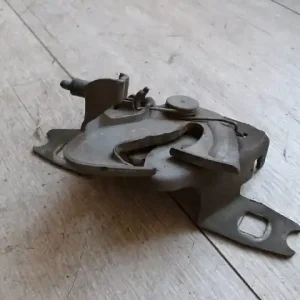 Akciós ár VW POLO CLASSIC 99.10-01.09 Motorháztető zár bontott alkatrész