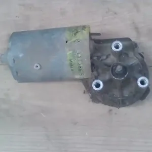 Árengedmény VW POLO II. 91-94 Ablaktörlő motor első bontott alkatrész
