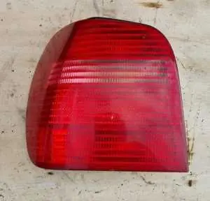 VW POLO IV. 99-02 Bal hátsó lámpa bontott alkatrész Kedvezményes ár