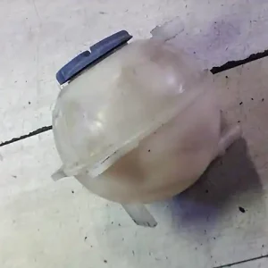 VW POLO IV. 99-02 Kiegyenlítő tartály bontott alkatrész Alacsony ár