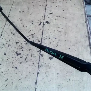 VW POLO V. 02-05 Ablaktörlő kar jobb első bontott alkatrész Biztonságos fizetés