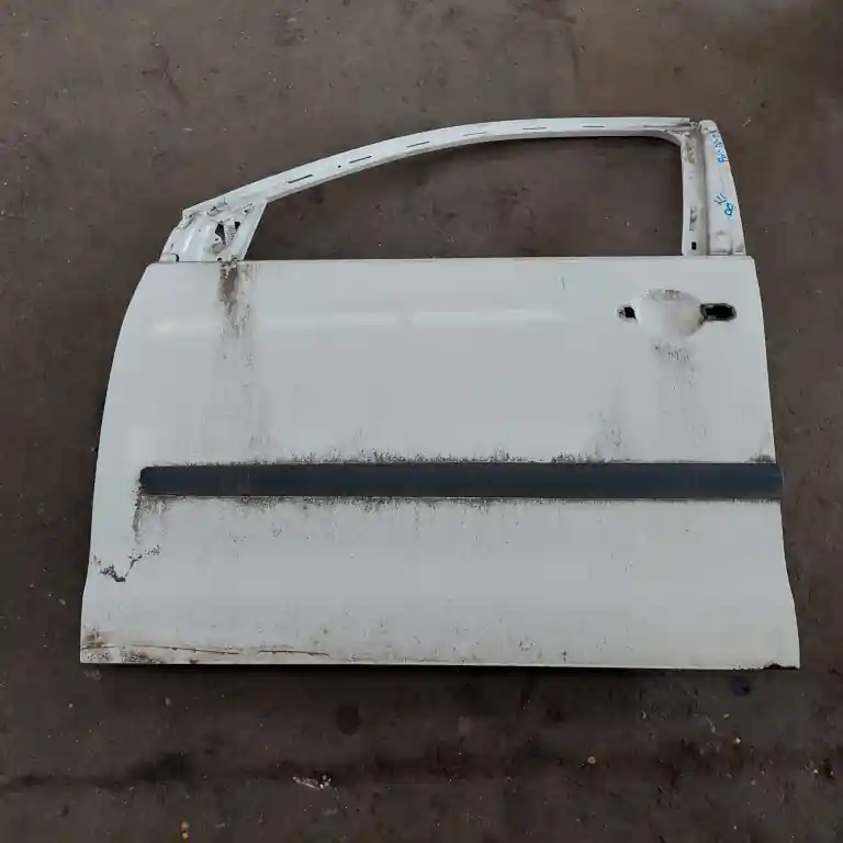 VW POLO V. 02-05 Bal első ajtó. 5 ajtós bontott alkatrész Szezonális akció