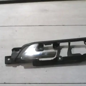 VW POLO V. 02-05 Bal első belső kilincs bontott alkatrész Alacsony ár