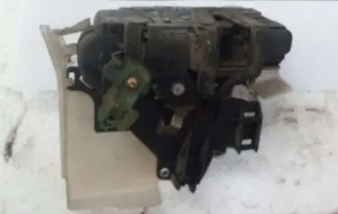 VW POLO V. 02-05 Jobb első ajtó zárszerkezet mechanikus bontott alkatrész Biztonságos fizetés