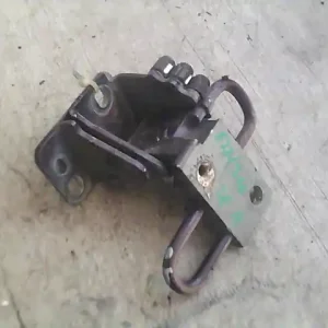 VW POLO V. 02-05 Jobb első alsó ajtózsanér bontott alkatrész Különleges ajánlat