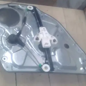 VW POLO V. 02-05 Jobb hátsó ablakemelő szerkezet mechanikus 5 ajtós bontott alkatrész Árcsökkenés