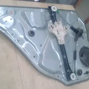Árengedmény VW POLO V. 02-05 Jobb hátsó ablakemelő szerkezet mechanikus 5 ajtós bontott alkatrész