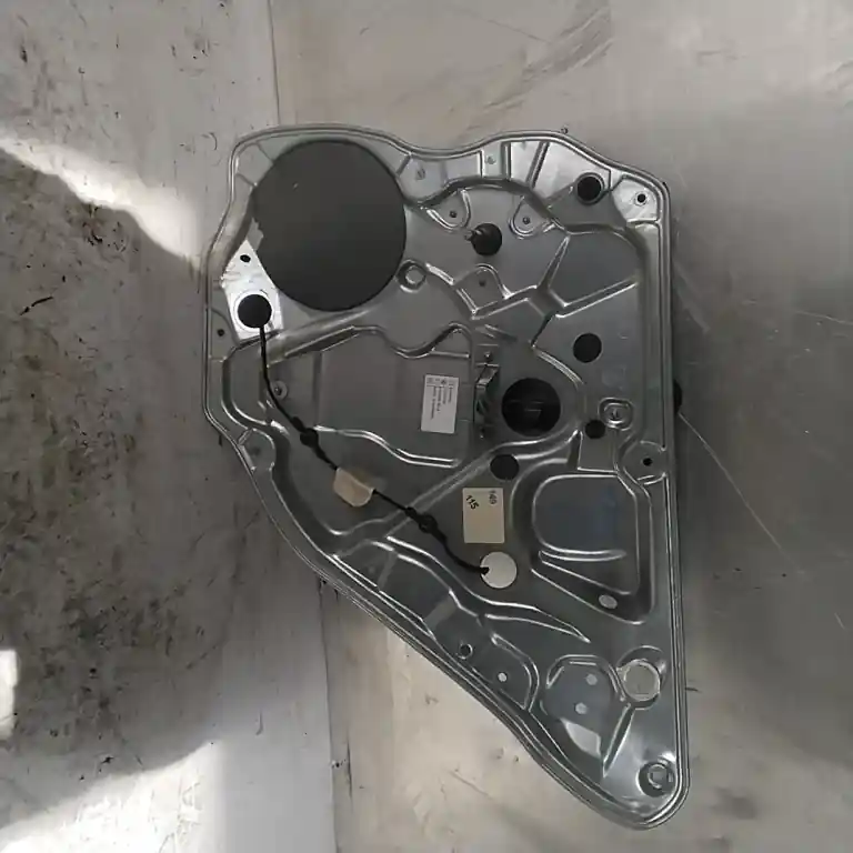 VW POLO V. 02-05 Jobb hátsó ablakemelő szerkezet mechanikus 5 ajtós bontott alkatrész Vásárlói kedvenc