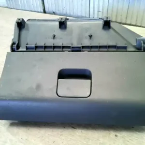 VW POLO V. 02-05 Kesztyűtartó bontott alkatrész Újdonság