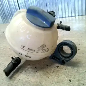 VW POLO V. 02-05 Kiegyenlítő tartály bontott alkatrész Rendeld meg most