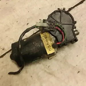 Árengedmény VW POLO VARIANT 97-01 Ablaktörlő motor első kombibontott alkatrész