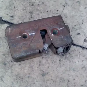 VW T4 -96 Csomagtér ajtó zárszerkezet bontott alkatrész Legjobb ár