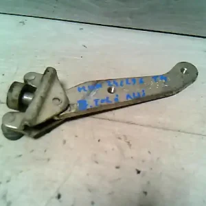 VW T4 -96 Tolóajtó oldalajtó görgő jobb tolóajtó alsó bontott alkatrész Expressz kézbesítés