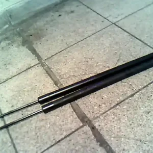 VW T5 Csomagtérajtó kitámasztó teleszkóp pozíció független bontott alkatrész Azonnali szállítás