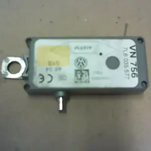 VW TOUAREG 02.11-10.05 Antenna erősítő bal hátsó bontott alkatrész Kedvezményes ár