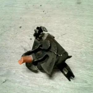 VW Touran 2003.04.01-2006.11.30 Motorháztető zár bontott alkatrész Népszerű