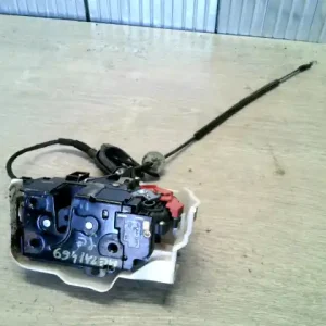 VW Touran 2003.04.01-2006.11.30 Jobb első ajtó zárszerkezet központizáras bontott alkatrész Ne maradj le