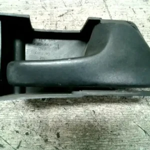 VW VENTO Jobb első belső kilincs 4 ajtós bontott alkatrész Outlet