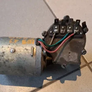 Árengedmény WARTBURG 1,3 Ablaktörlő motor első bontott alkatrész