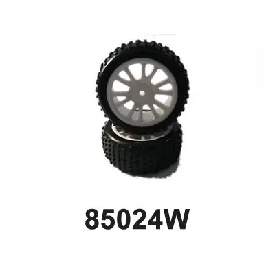 Olcsó Hátsó gumiabroncsok fehér felniken 2db.