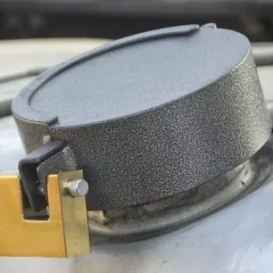 Bestseller Tanksapkazár (Tanksapka bilincs) kicsi oldalra nyíló LAKATTAL